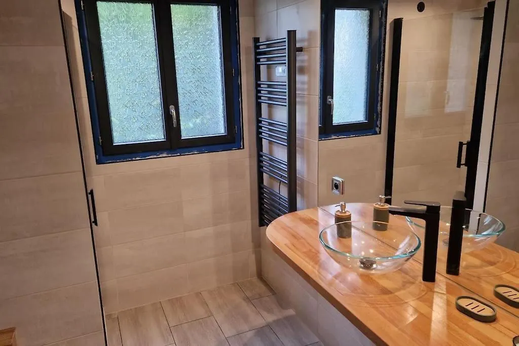 Апартаменты Ariege, Agreable T2 En Bord De Riviere Val-de-Sos